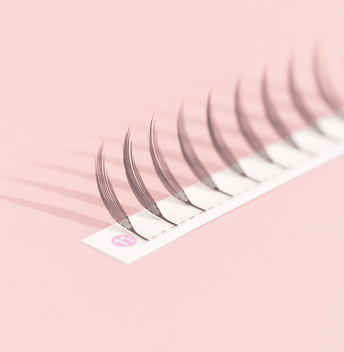 Anime Feather Spike Lashes - DreamFlowerLashes®