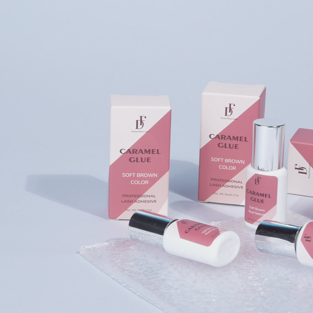 Load video: Caramel Lash Glue for Eyelash Extensions 0.5s